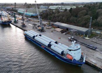New offshore windfarm hub handles record breaking scales over the weekend