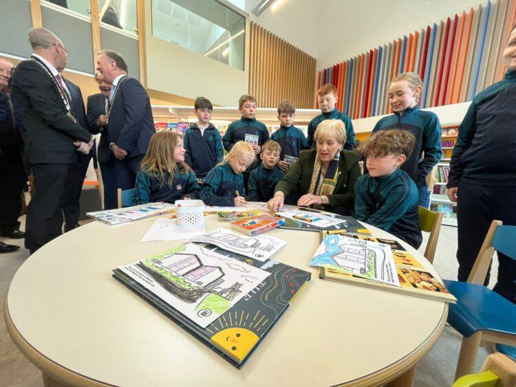 Minister Heather Humphreys unveils new Library in Kilkenny today