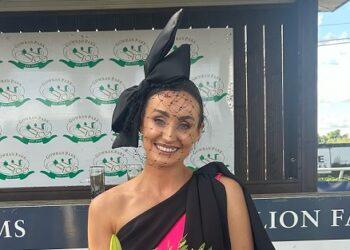 Former Kilkenny Rose wins ‘best dressed lady’ at Gowran Park as style is showcased