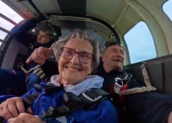 “They all thought I was bonkers but I just went ahead and did it” says Kilkenny woman who skydived 15,000 feet for charity
