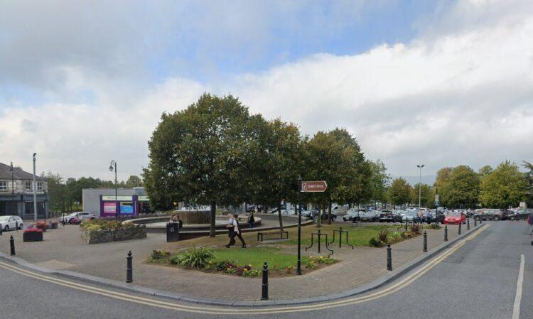 “No pulse found; that kind of hit home a bit that we knew that we were doing the breathing for her” says Garda who helped young woman in Carlow town