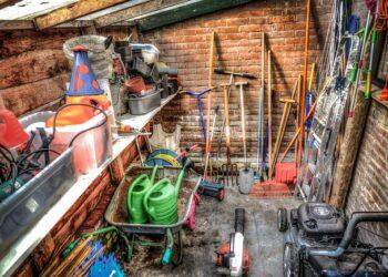 Theft of tools from Day Care Centre in Tullow is been investigated