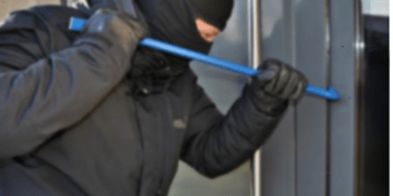 Gardaí are looking for information on a Black Golf GTI that may have been involved in Kilkenny Burglary at lunchtime