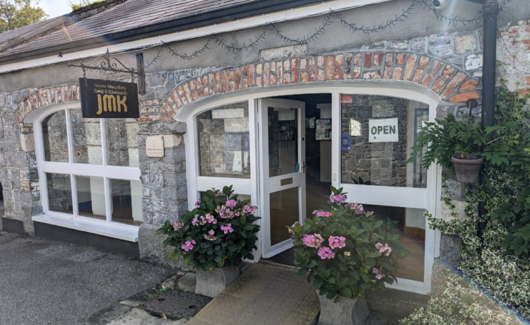 Well known Kilkenny jewellers had valuable items stolen on Wednesday night