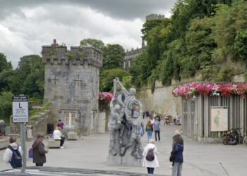 Investigations continue into Kilkenny city assault which left young man hospitalised with facial injuries