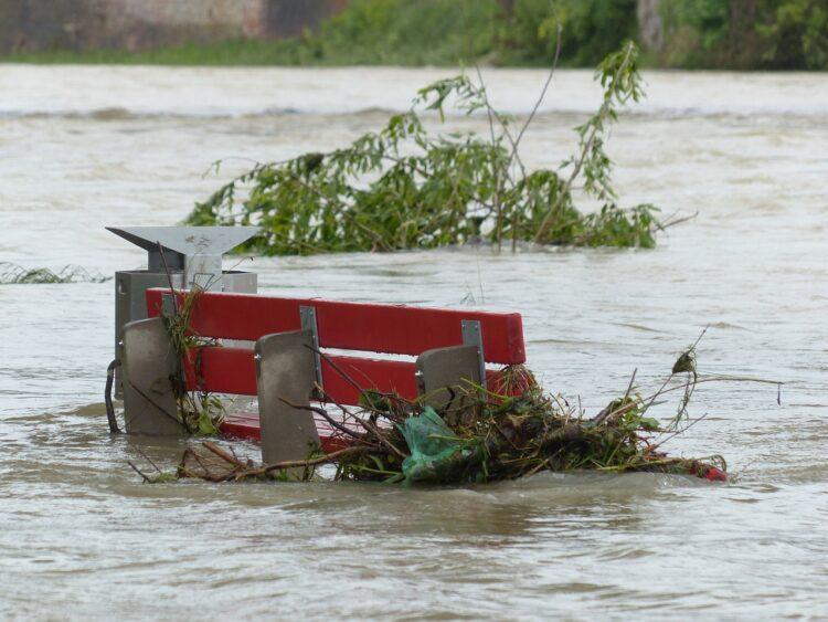 We are lucky we are alive! says a Kilkenny woman after her home is destroyed by floods in Spain