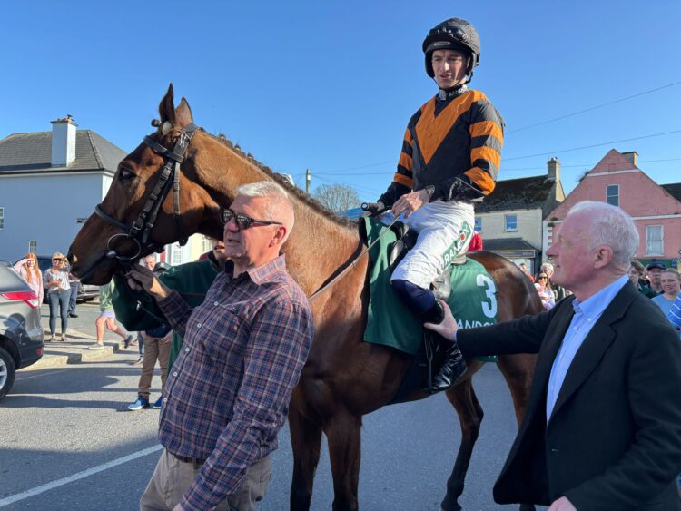 Leighlinbridge Welcomes Grand National Champion Nick Rockett in Hero’s Homecoming