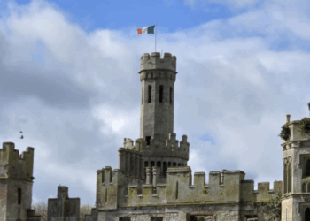 Irish Tricolour Raised Over Duckett’s Grove to Mark Easter and Honour War of Independence Legacy