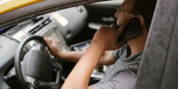 17 drivers detected holding a mobile phone by Gardaí in Kilkenny city
