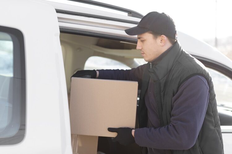 Up to 300 jobs at Fastway Couriers is under threat as company has gone into receivership