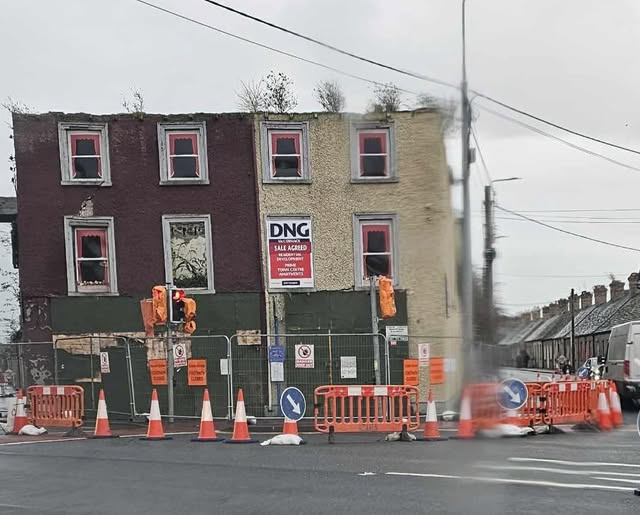 Traffic restrictions in part of Carlow town as building issued with ‘dangerous structure notice’