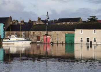 Clean up underway as homes and businesses in pockets of Kilkenny and Carlow left under water