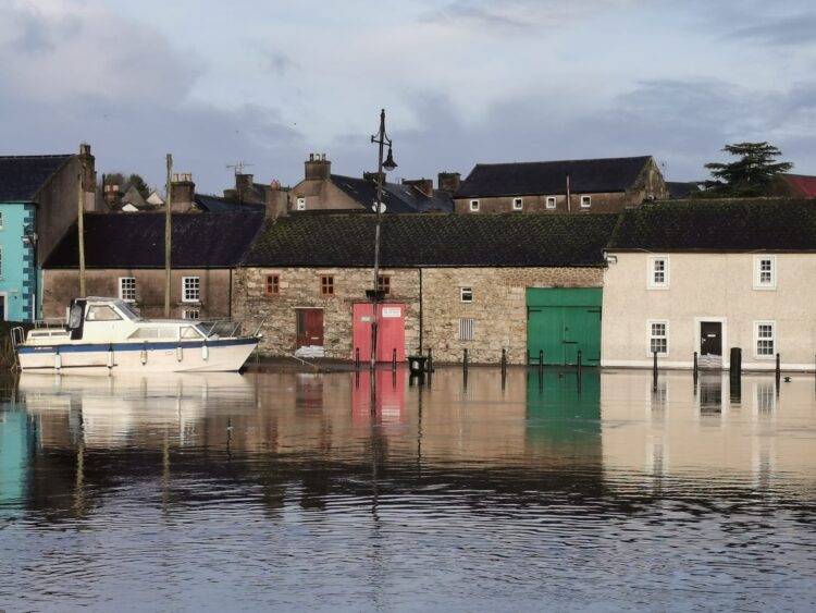 Clean up underway as homes and businesses in pockets of Kilkenny and Carlow left under water