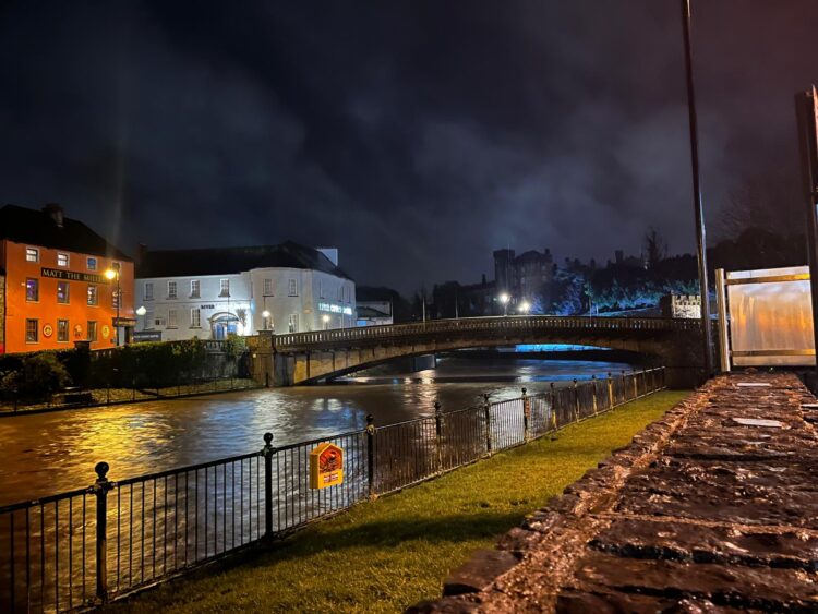 Dark and dank start to Tuesday as Carlow and Kilkenny feel the effects of Storm Chandra