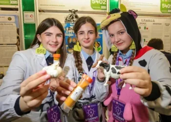 Host of students from Carlow and Kilkenny en route to Dublin for Stripe Young Scientist and Technology Exhibition