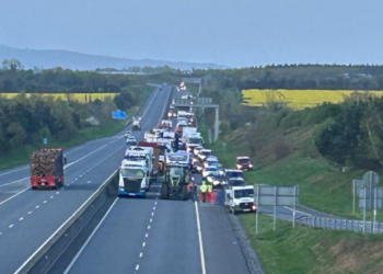 Protests are causing traffic delays along the M9 motorway early this morning as they continue to demonstrate against the cost of fuel