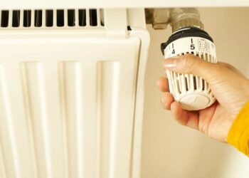 Carlow Councillor Jim Deane raises concerns for those having to choose between grocery shop and turning on heat
