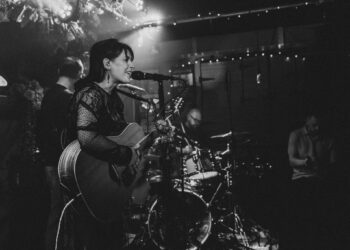 Kilkenny Roots Festival in full swing as local star Elise Ramsbottom joins international lineup