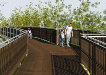 Councillor Seán O’hArgáin welcomes opening of new accessible boardwalk at Greensbridge in Kilkenny