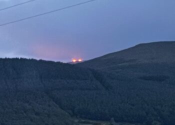 Firefighters tackle Waterford blaze as wildfire on Slievenamon brought under control