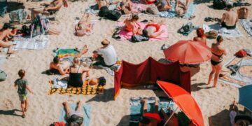 “Most areas now will expect to stay largely dry and warm and sunny” says Carlow Weather’s Alan O’Reilly