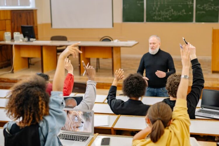 More than 2,000 students in Carlow and Kilkenny await CAO offers