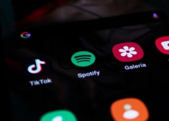 Tipperary North / North West Kilkenny TD Alan Kelly says online platforms need to explain how they’re tackling the problem of ‘illegal content’