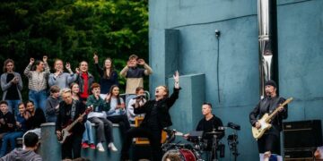 Two students from Carlow and Kilkenny among 32 Music Generation musicians to perform with U2